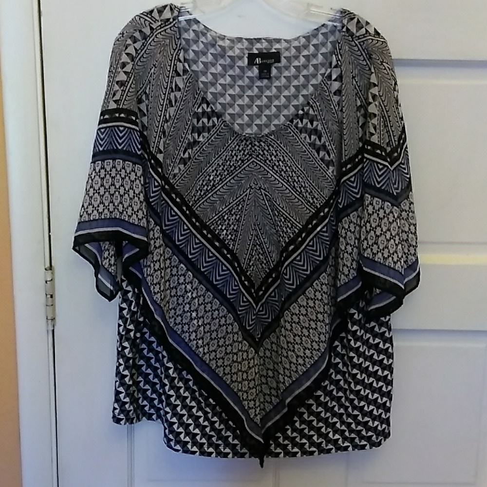 A studio blouse 1X